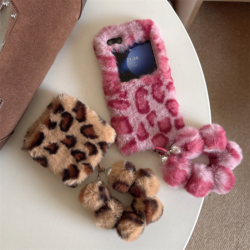 Phone Cases Casely - Fashion Leopard Print Fluffy Plush Wrist